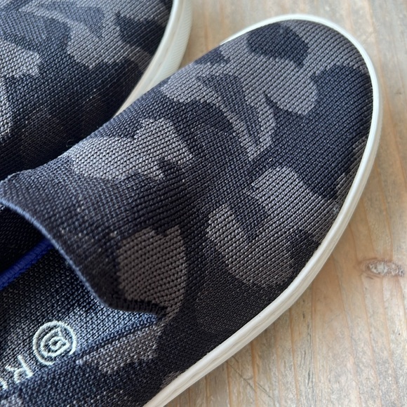 Rothy’s Slip-on woman’s sneaker, size 8, black and gray camo - Picture 3 of 5